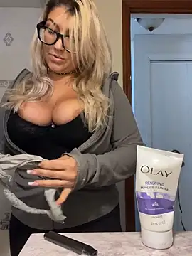 LittleMissEeve online show from 10.22.25