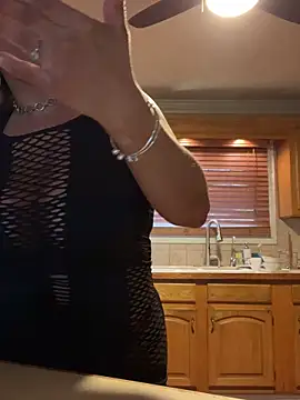 LittleMissEeve online show from 11.22.25