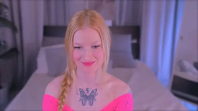 Laly Peach online show from 12.25.24