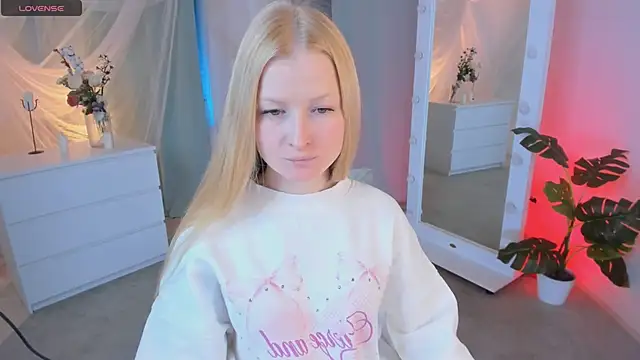 Laly Peach online show from 01.26.25