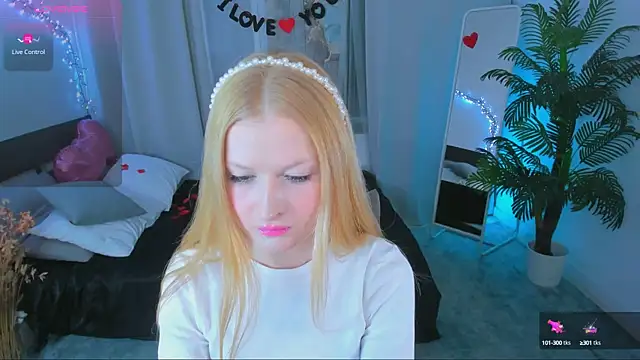 Laly Peach online show from 02.16.25