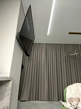 Snapshot of stefannichka chatting on 12.15.24 stefannichka online show from 12.15.24