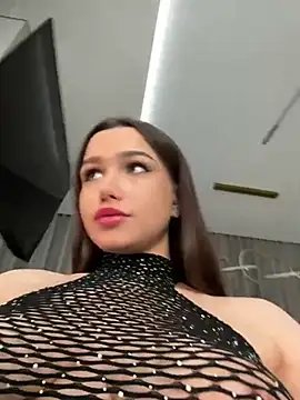 Snapshot of stefannichka chatting on 12.19.24 stefannichka online show from 12.19.24