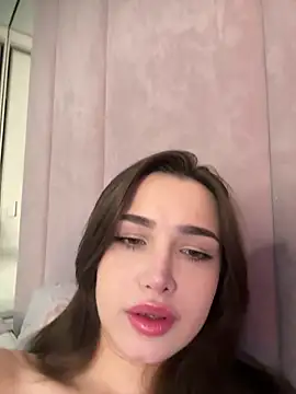 Snapshot of stefannichka chatting on 02.16.25 stefannichka online show from 02.16.25