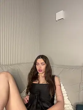 Snapshot of stefannichka chatting on 09.29.25 stefannichka online show from 09.29.25