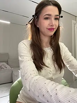 Snapshot of stefannichka chatting on 10.31.25 stefannichka online show from 10.31.25