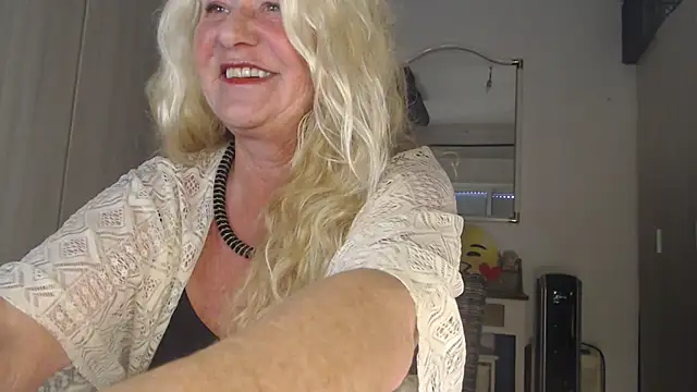 Snapshot of THESensualhorny chatting on 02.24.25 THESensualhorny online show from 02.24.25