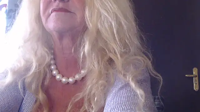 Snapshot of THESensualhorny chatting on 11.21.25 THESensualhorny online show from 11.21.25