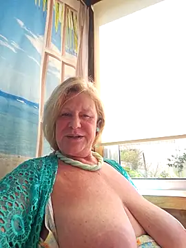 Snapshot of THESensualhorny chatting on 03.12.26 THESensualhorny online show from 03.12.26