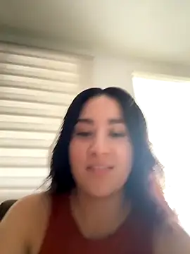 Nina lovi online show from 11.27.25