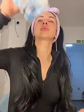 Snapshot of MeganHopeX chatting on 12.05.24 MeganHopeX online show from 12.05.24