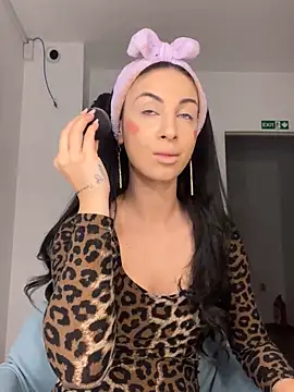 Snapshot of MeganHopeX chatting on 12.11.24 MeganHopeX online show from 12.11.24