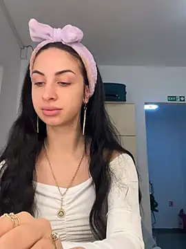 Snapshot of MeganHopeX chatting on 12.13.24 MeganHopeX online show from 12.13.24