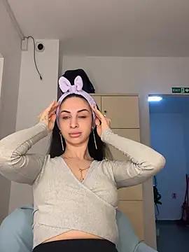 Snapshot of MeganHopeX chatting on 12.23.24 MeganHopeX online show from 12.23.24