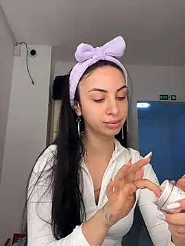 Snapshot of MeganHopeX chatting on 12.28.24 MeganHopeX online show from 12.28.24