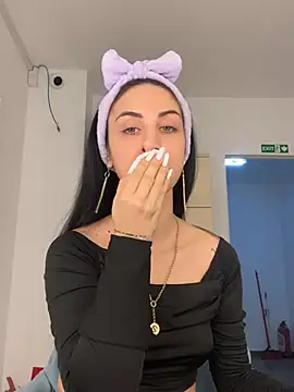 Snapshot of MeganHopeX chatting on 12.31.24 MeganHopeX online show from 12.31.24