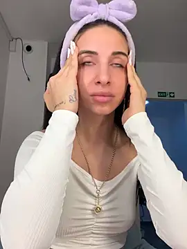 Snapshot of MeganHopeX chatting on 01.06.25 MeganHopeX online show from 01.06.25