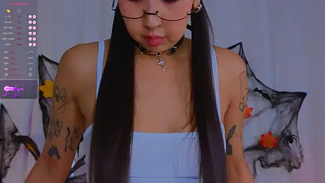 Snapshot of a11yson chatting on 10.26.25 a11yson online show from 10.26.25