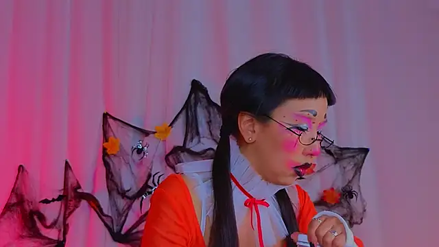 Snapshot of a11yson chatting on 10.31.25 a11yson online show from 10.31.25