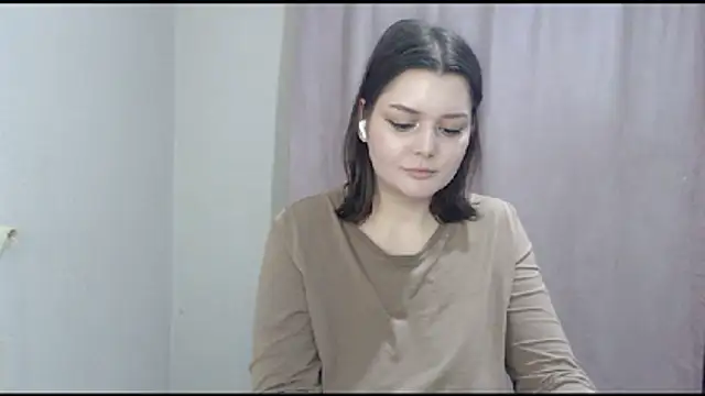 Snapshot of ohhhMie chatting on 01.11.26 ohhhMie online show from 01.11.26