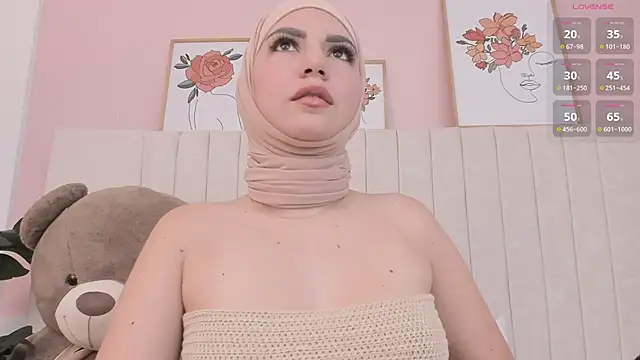 Snapshot of dalilasaadi_ chatting on 02.20.25 dalilasaadi online show from 02.20.25