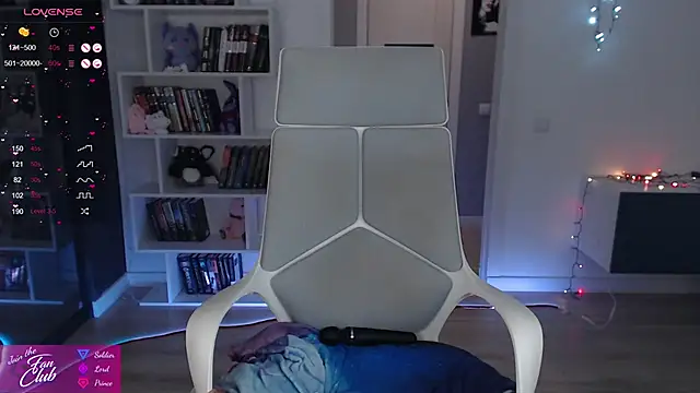 Emma Bryan online show from 03.18.25