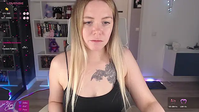 Emma Bryan online show from 11.21.25