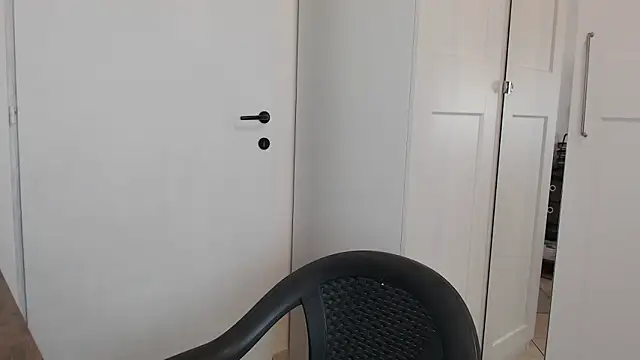 Snapshot of nicole_98 chatting on 01.27.25 nicole 98 online show from 01.27.25