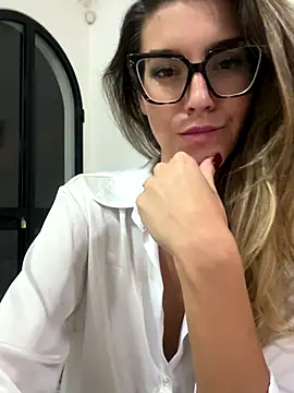 Snapshot of nicole_98 chatting on 12.03.25 nicole 98 online show from 12.03.25