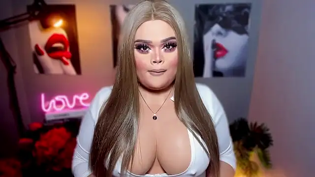 KarolinaThompson online show from 10.11.25