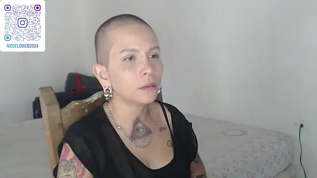 moon cat85 online show from 01.27.25