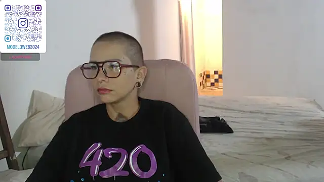 moon cat85 online show from 02.05.25