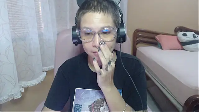 moon cat85 online show from 09.20.25