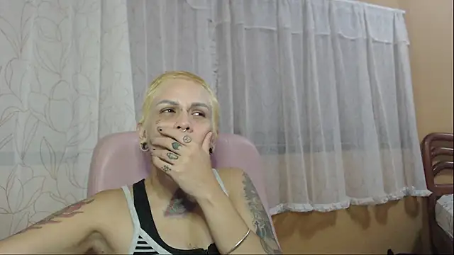 moon cat85 online show from 10.16.25