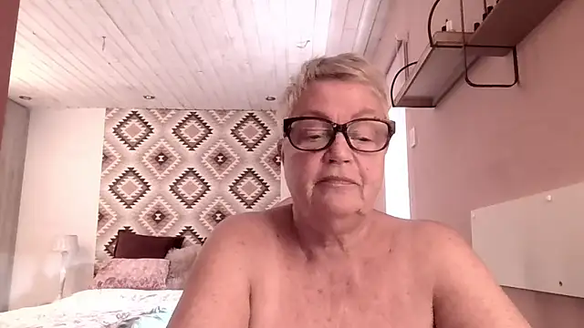 GrannyChrissy68 online show from 02.28.26