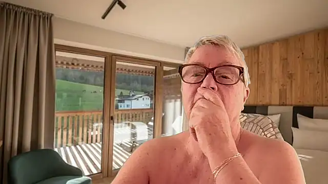 GrannyChrissy68 online show from 03.21.26