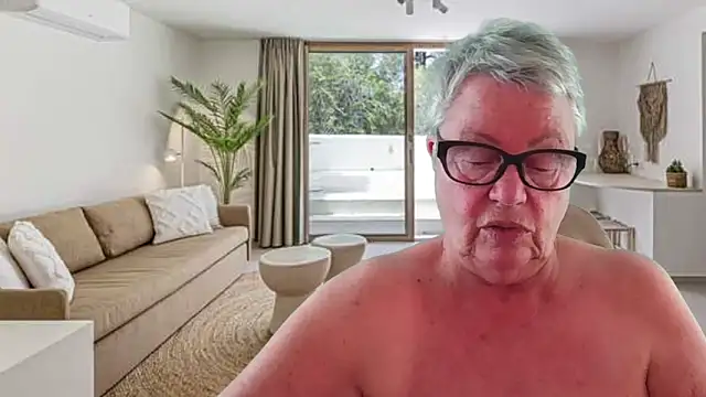 GrannyChrissy68 online show from 04.28.26