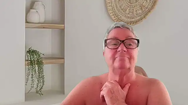 GrannyChrissy68 online show from 06.02.26