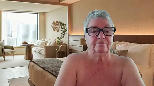 GrannyChrissy68 online show from 06.05.26