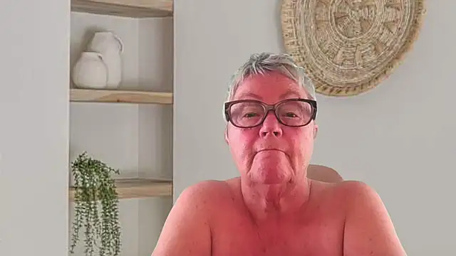 GrannyChrissy68 online show from 06.08.26