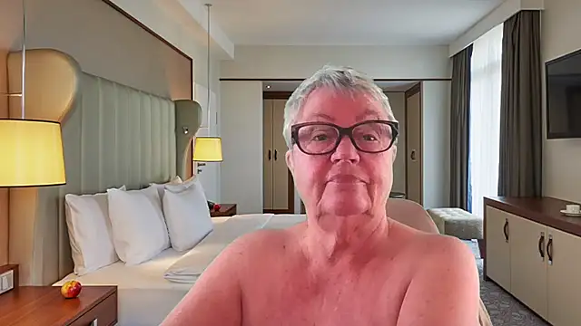 GrannyChrissy68 online show from 06.09.26