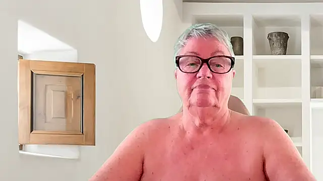 GrannyChrissy68 online show from 06.16.26