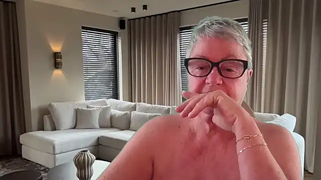 GrannyChrissy68 online show from 06.30.26