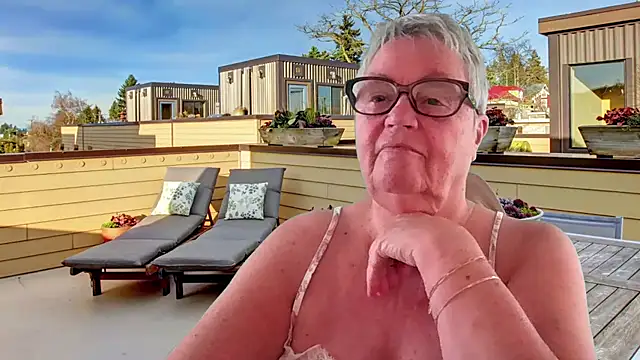GrannyChrissy68 online show from 07.20.26