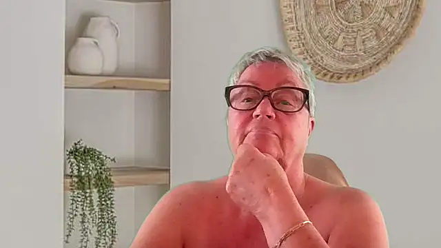 GrannyChrissy68 online show from 07.27.26