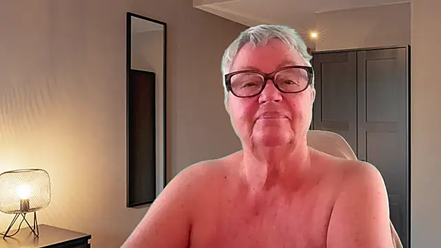 GrannyChrissy68 online show from 07.30.26