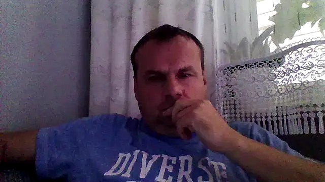 Snapshot of grzes19763 chatting on 06.11.26 grzes19763 online show from 06.11.26