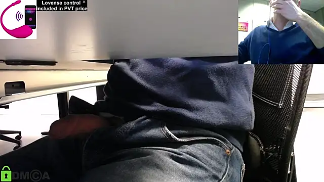 Snapshot of pliko chatting on 03.21.25 pliko online show from 03.21.25