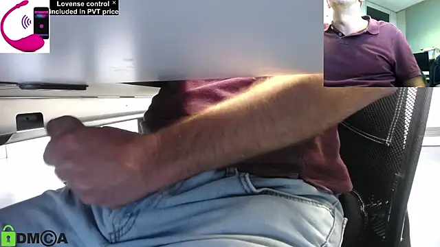 Snapshot of pliko chatting on 09.16.25 pliko online show from 09.16.25