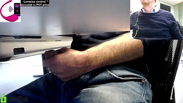 Snapshot of pliko chatting on 10.06.25 pliko online show from 10.06.25